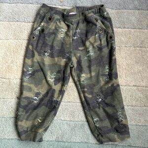 Sofi army/camouflage cropped joggers